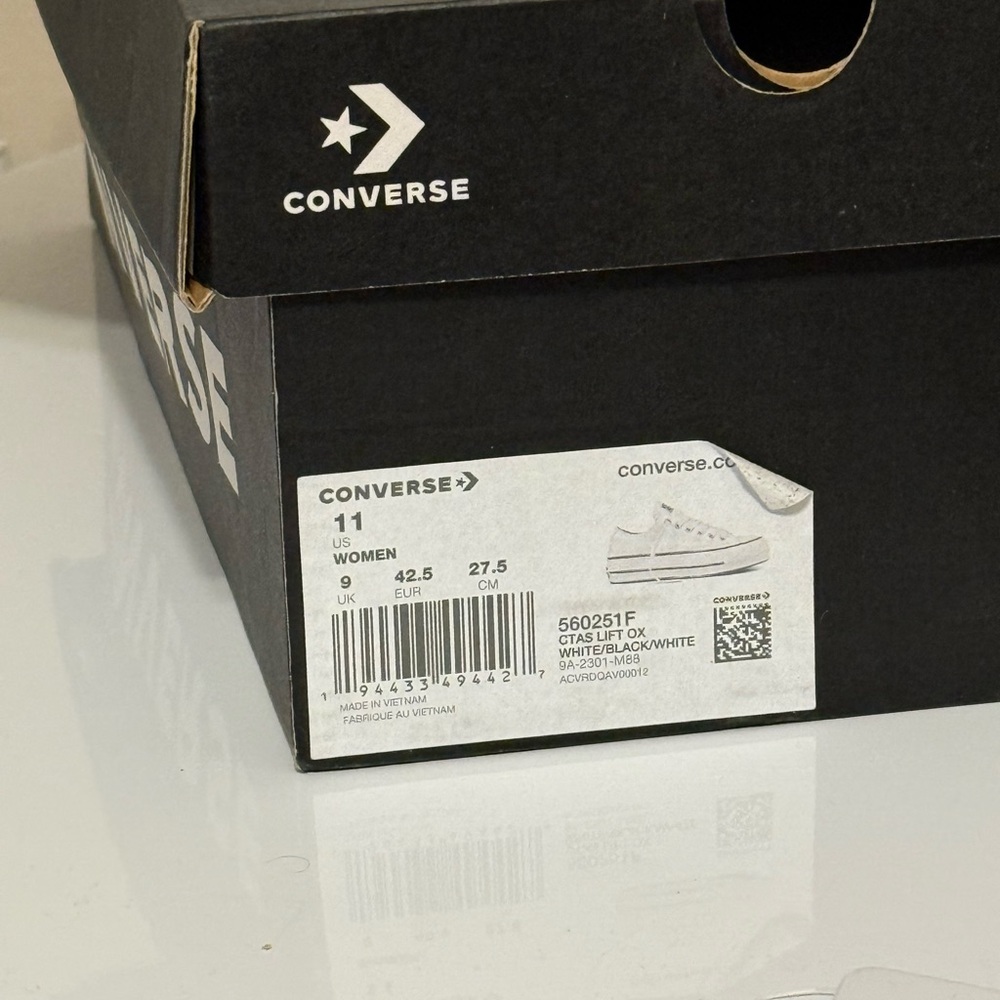 Converse Platform  Monochrome Sneakers NWT
